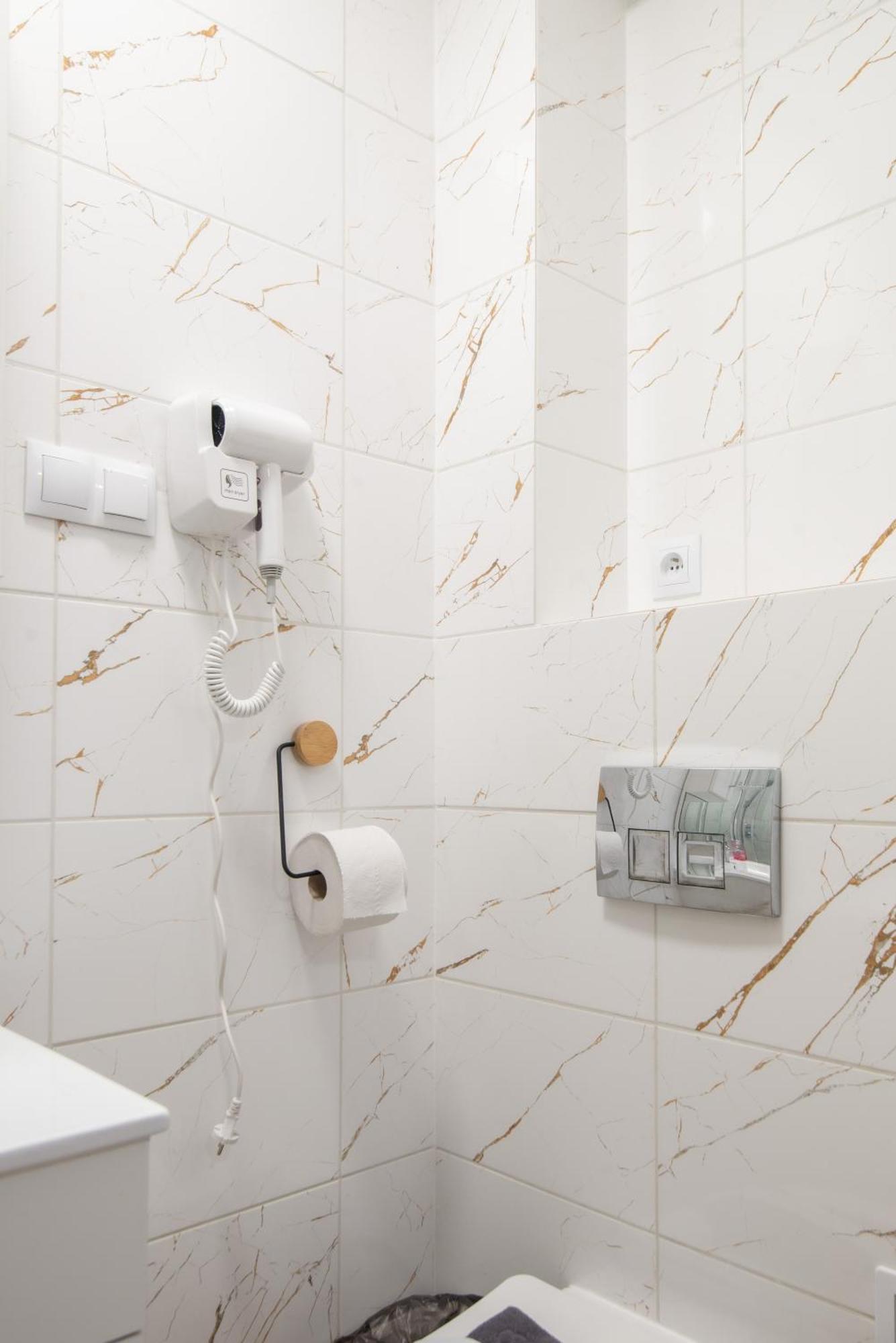 I I Z Lazienkami Apartament