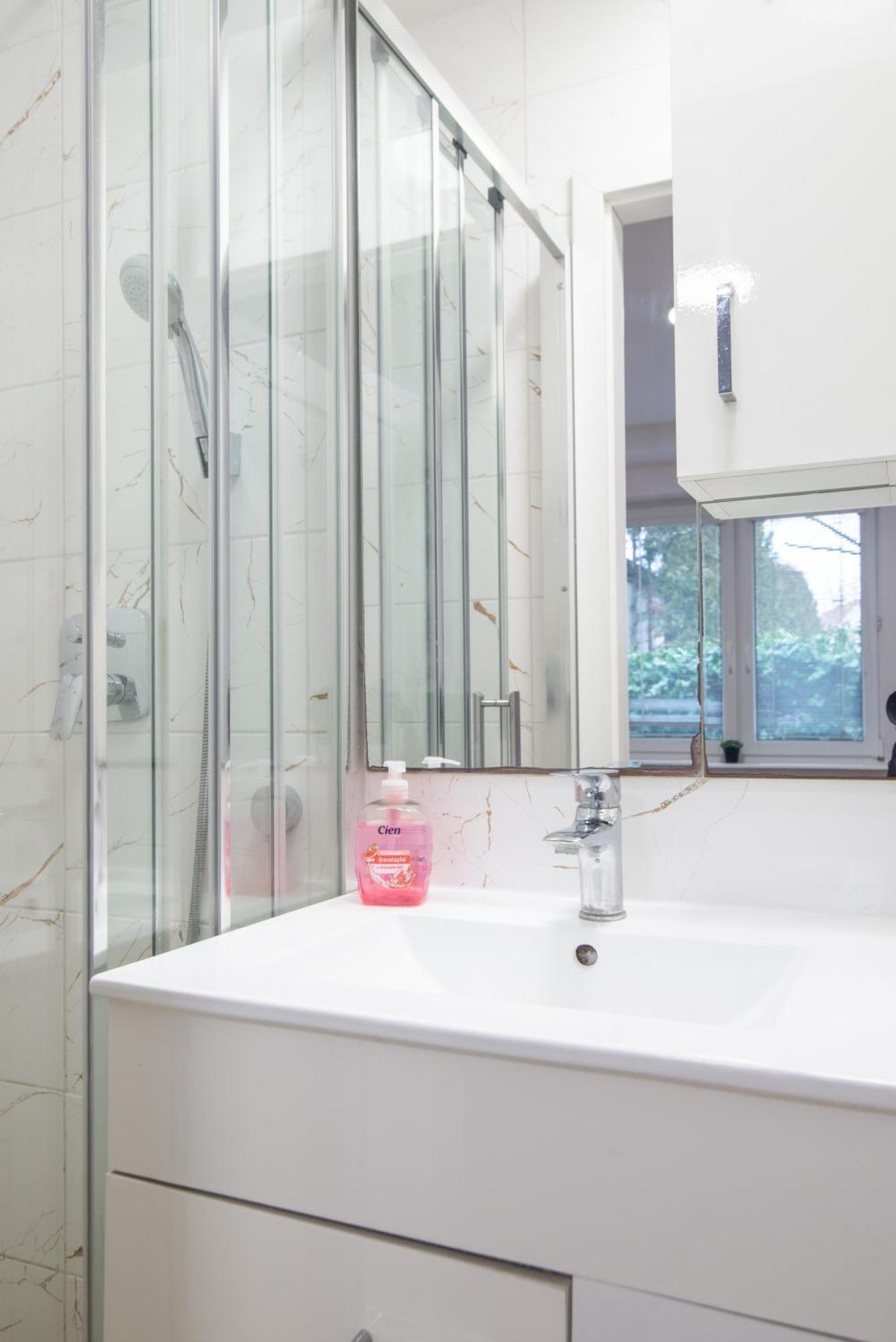 Apartament I I Z Lazienkami